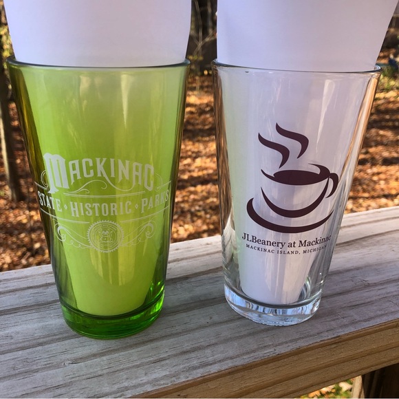 Set of two Mackinac Island MI Collectible Pint Glasses - Picture 1 of 6